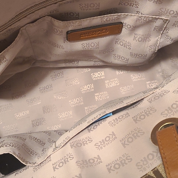 Handbag - Picture 9 of 9